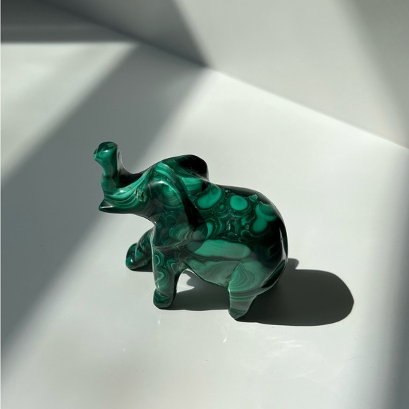 Malachite Elephant - Picture 2 of 16